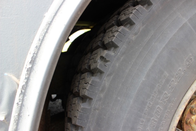 Takarenkaat pinnoitetut Bridgestonet. Ajettu n. 10000km<br />Edessä Barumit ajettu n. 40000km<br />Kuvassa takarengas