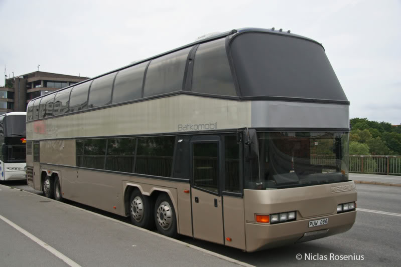 WAG401282PSP20080_Neo_N128_4_Megaliner_PUW086_Midnight_Coach_Express_110806_2_N0053.jpg