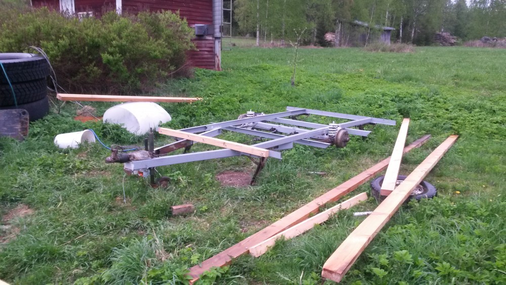 siihen olis tarkotus sauna rakentaa kunhan ensin varmistan insinöörin kanssa byrokratia asiat:D