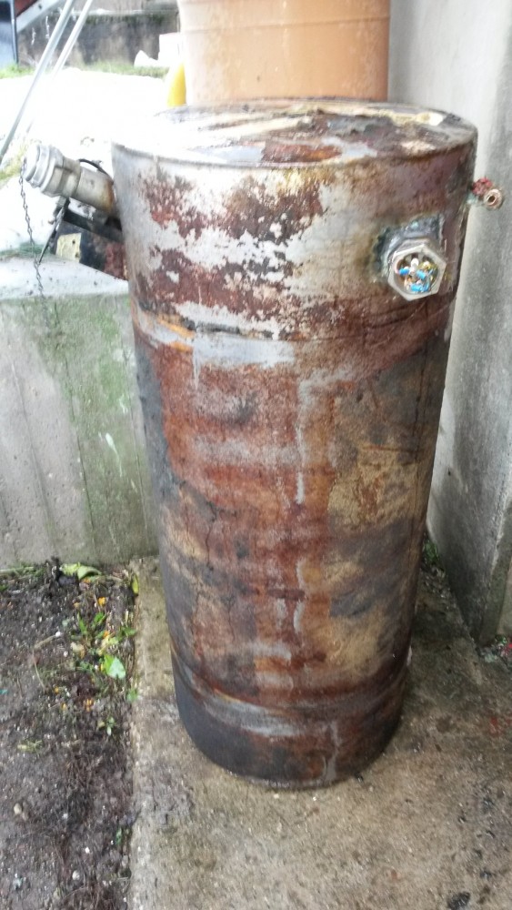 pontto.jpg (659.34 KiB) Katsottu 34897 kertaa Entinen vesisäiliö, tuleva varaaja.