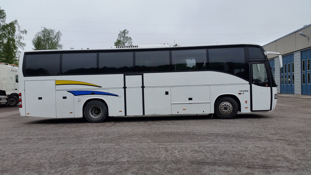 Katsarin pihalla , matkailuautoksi rekisteröitynä .