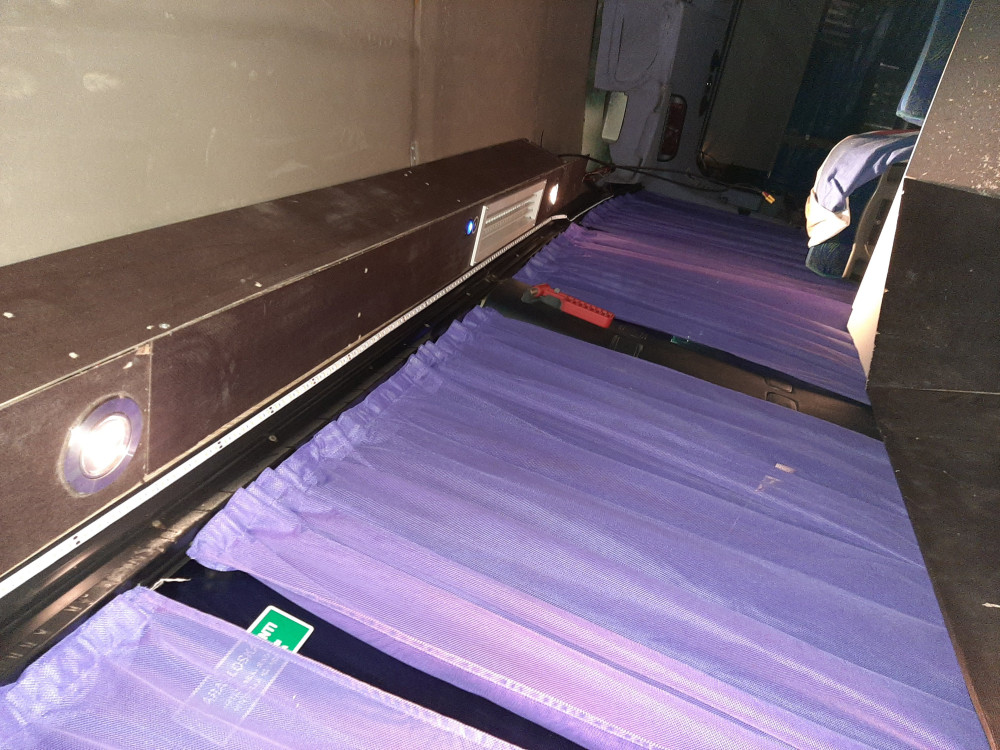 1585418431715631435569873030122.jpg (2.09 MiB) Katsottu 38287 kertaa Spotti valotkin sai toimimaan kun sai virrat kytkettyä ,vähän himmeämpi valo mitä leidi nauhoilla