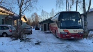 Asuntoauto kun lähti niin sopi kaania omalle pihalle,..